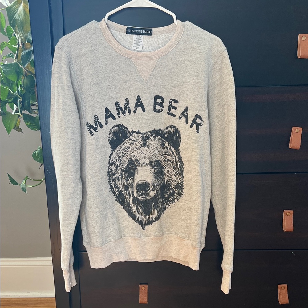 Vici // Mama bear pullover